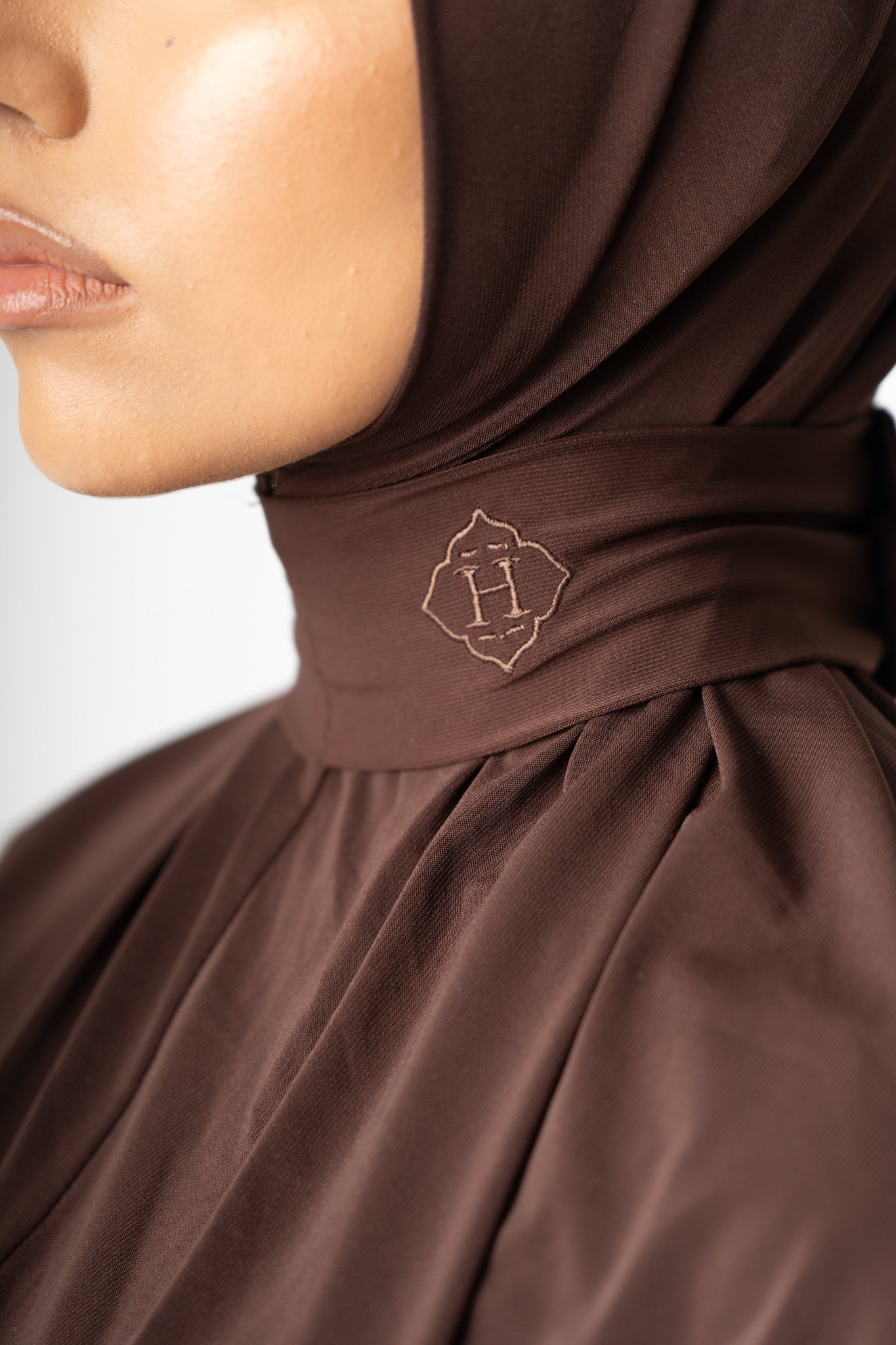 Instant Hijab Dark Espresso Glow (Dark Brown)