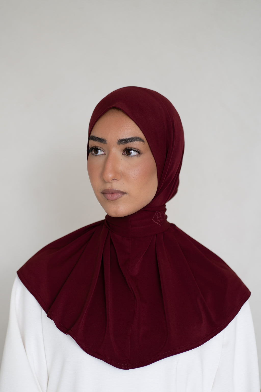 Instant Hijab Velvet Burgundy (Burgundy)