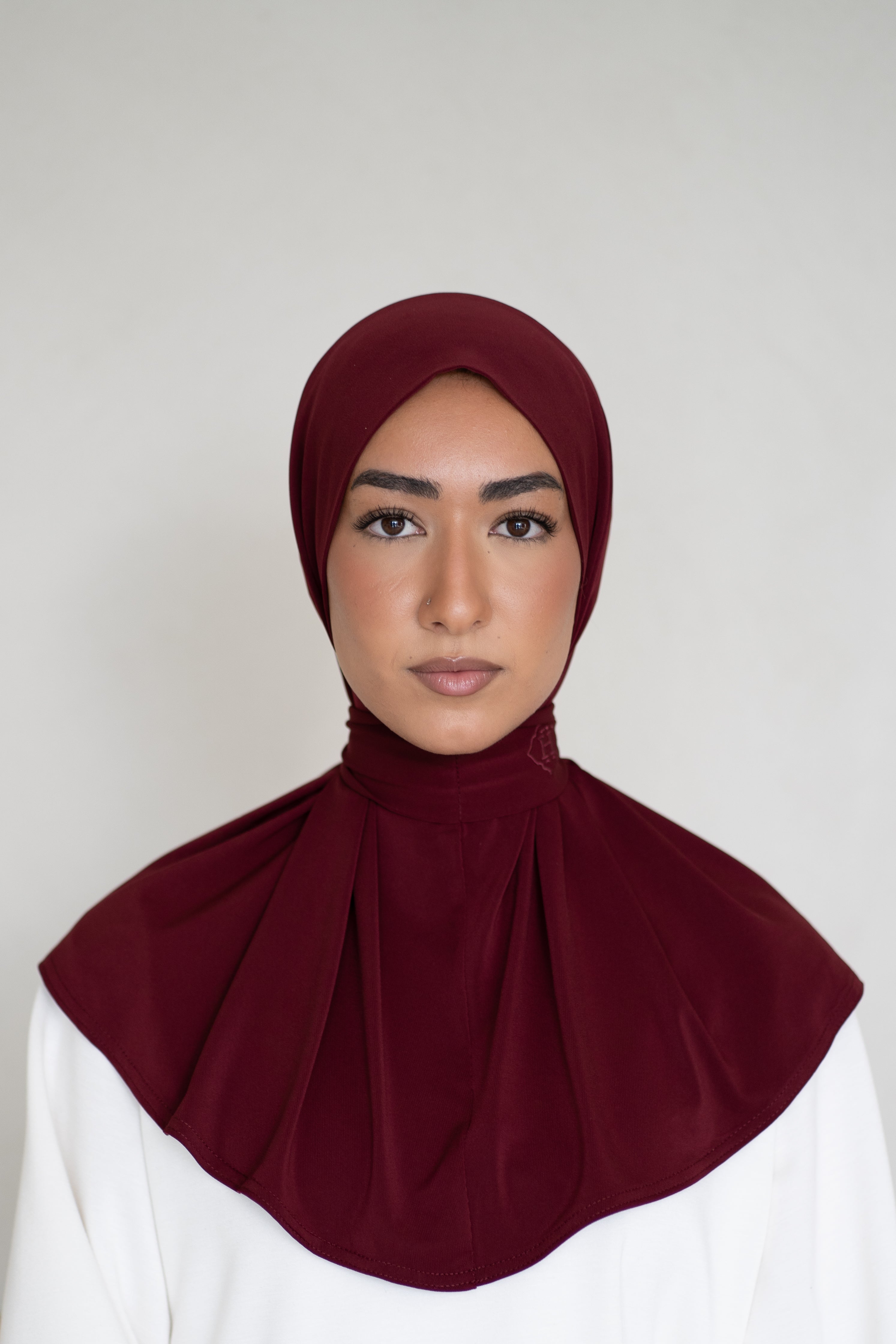 Instant Hijab Velvet Burgundy (Burgundy)